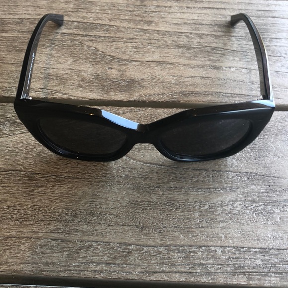 Balenciaga Sunglasses 100 UV Protection - Picture 4 of 4
